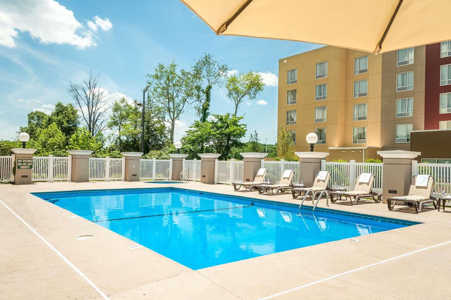 Country Inn and Suites By Radisson Cookeville TN 24/48