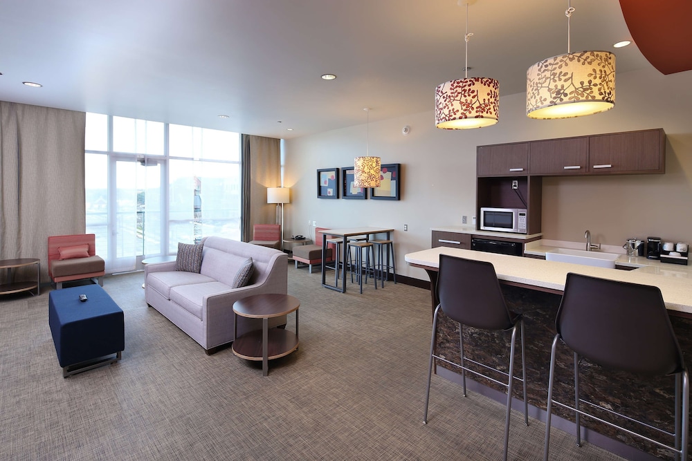 Tulyp, Tapestry Collection by Hilton 38/48