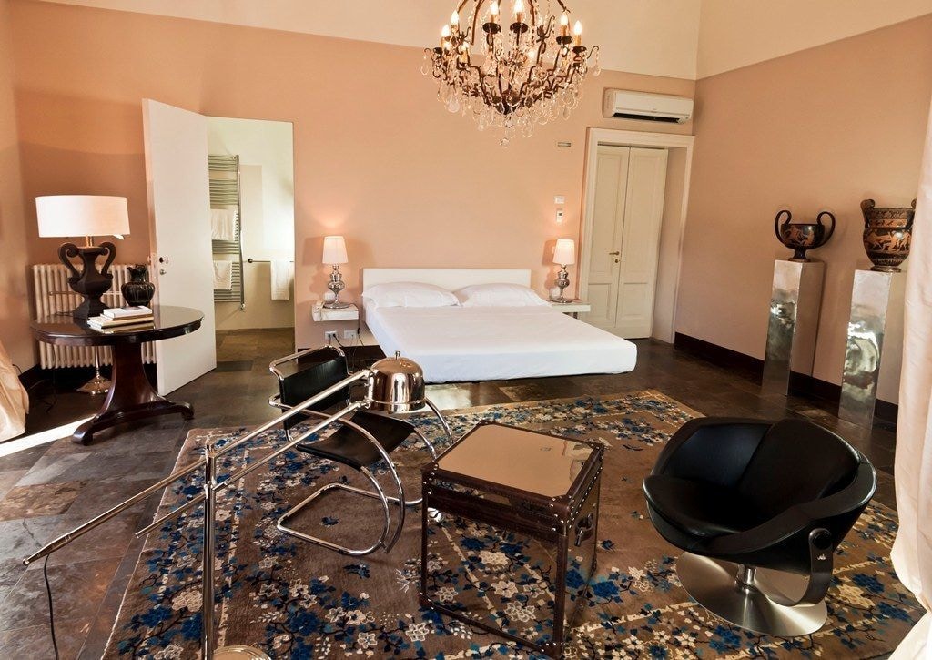 Junior Suite, King Bed, City View, Balcony 5/5
