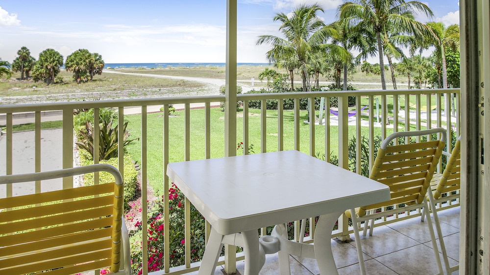 South Beach Condo Hotel 42/50