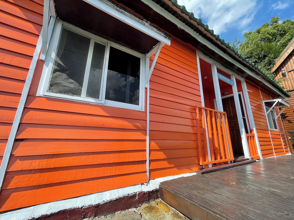 Emmanuel Farmhouse 38/56