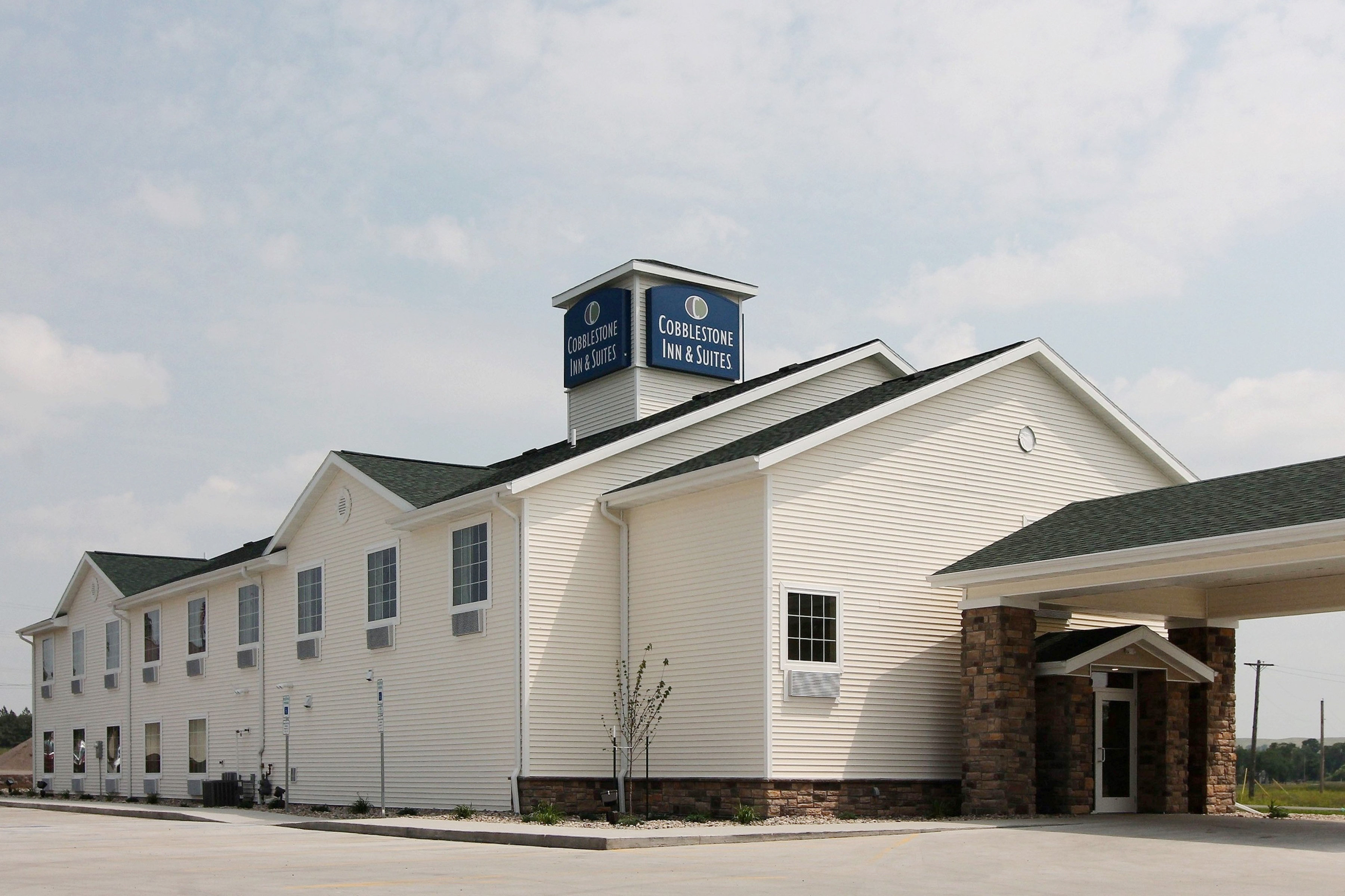 Cobblestone Inn and Suites 1/26