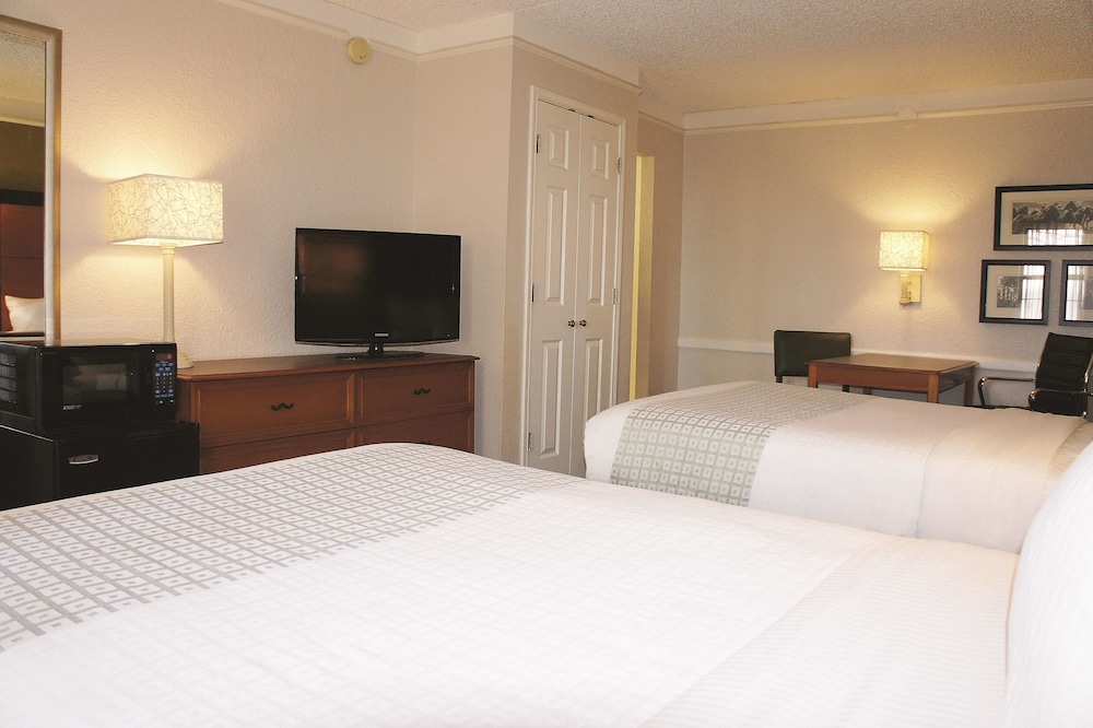 Travelodge by Wyndham Amarillo West Medical Center 7/30