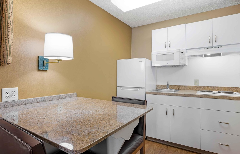 Extended Stay America Suites San Diego Fashion Valley 54/57