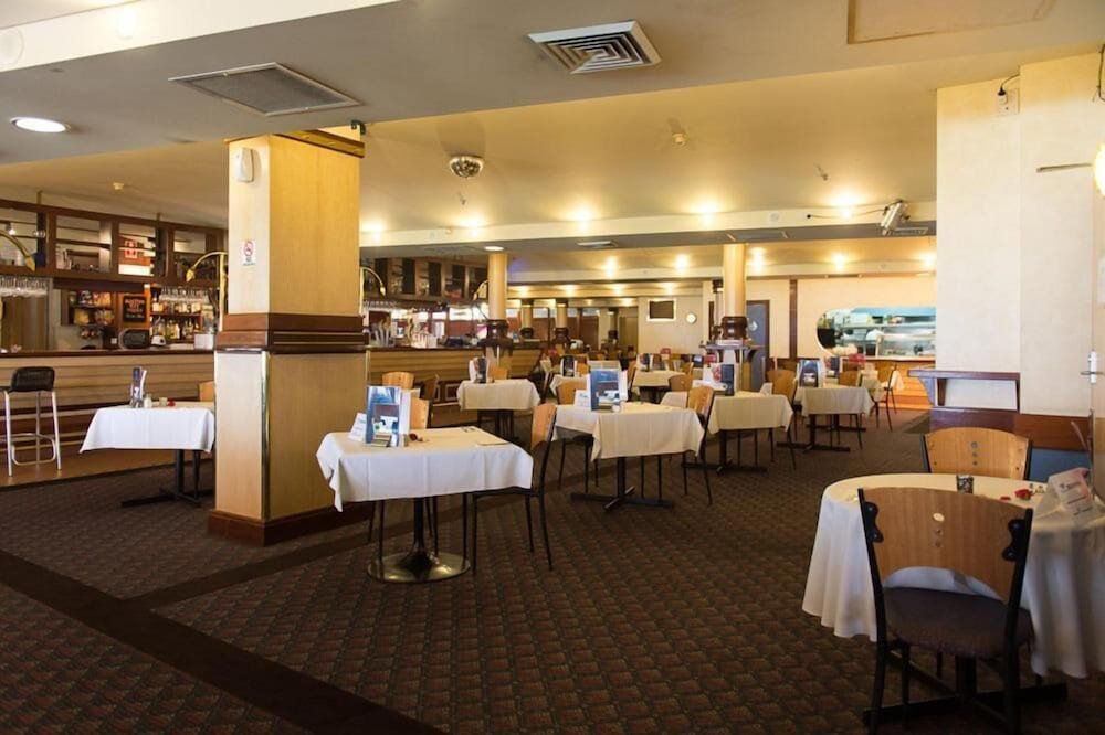 Grand Tasman Hotel 52/65
