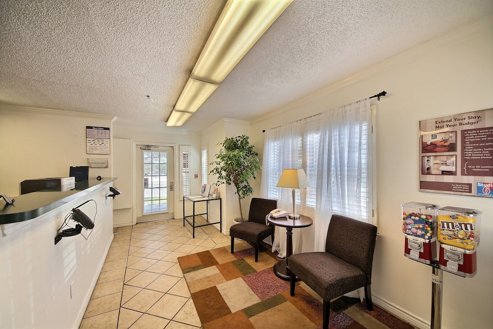 Studio 6 Extended Stay - San Antonio, TX - Six Flags 39/58