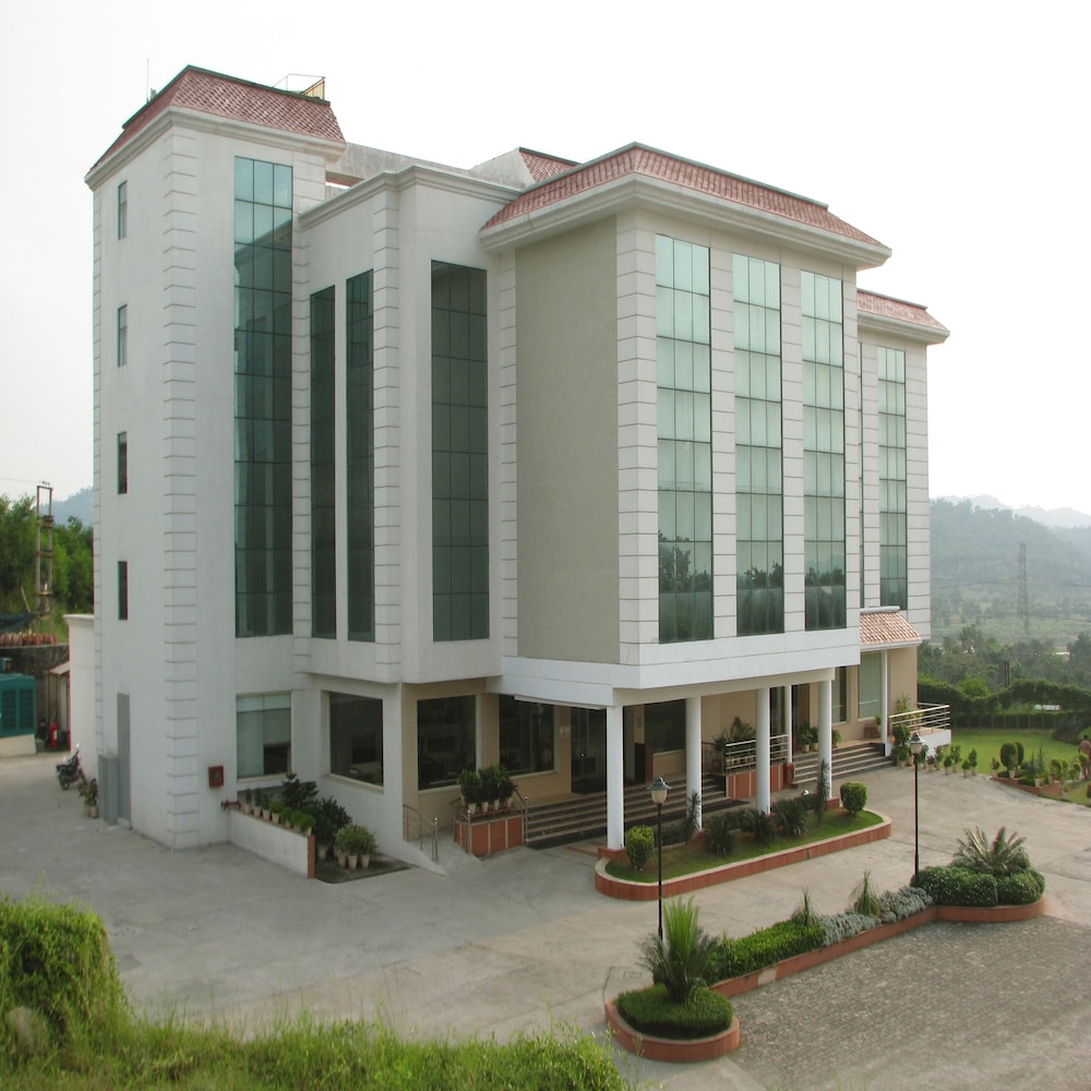 Hotel Legend Sarovar Portico 4/28