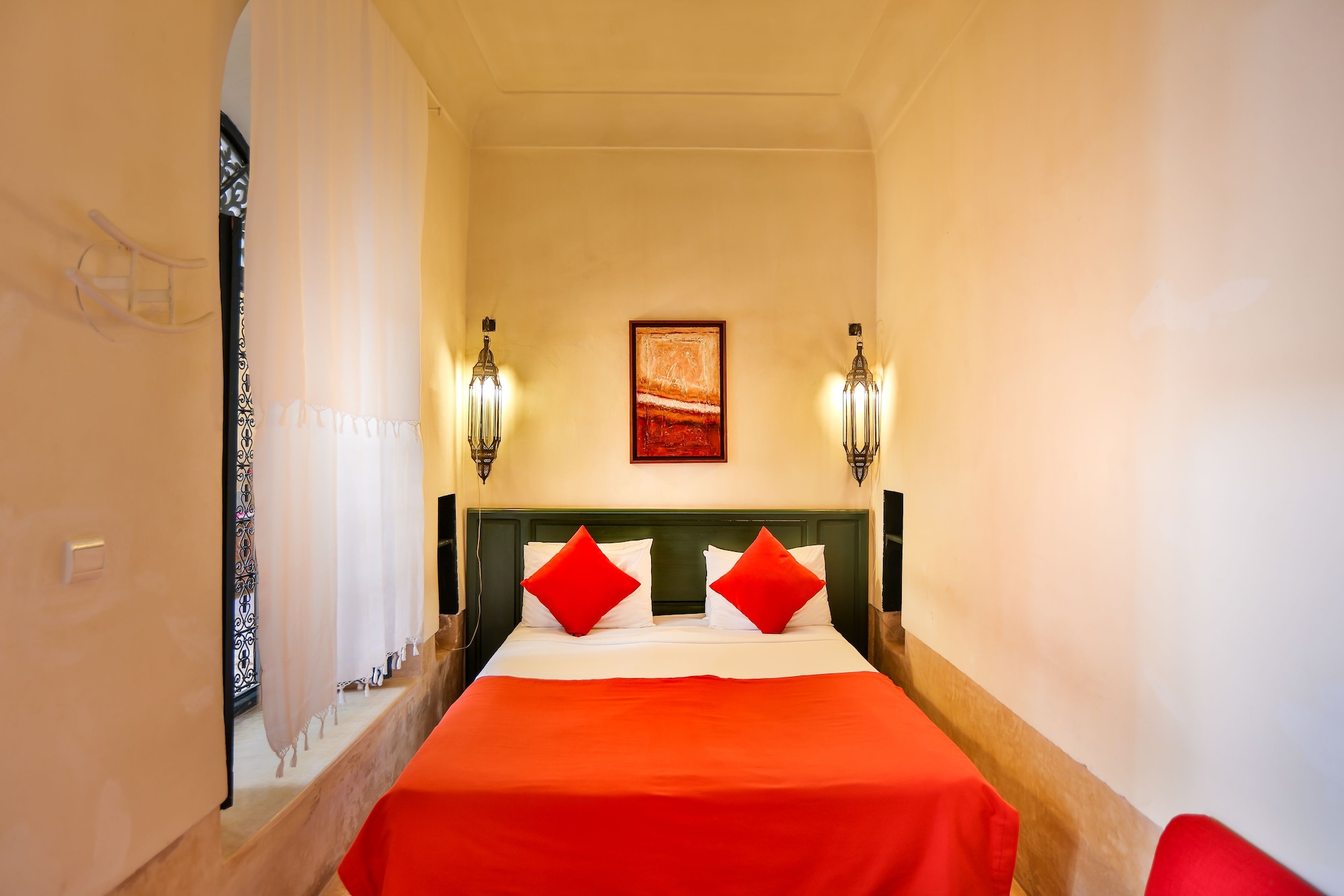 STANDARD, DOUBLE OR TWIN BED