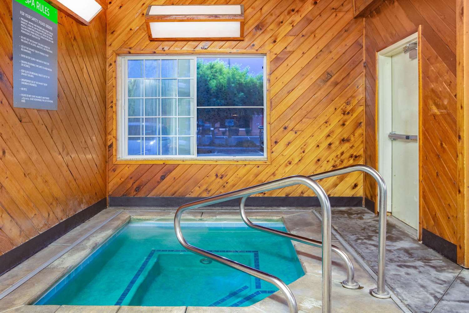 La Quinta Inn & Suites by Wyndham Visalia/Sequoia Gateway 28/60