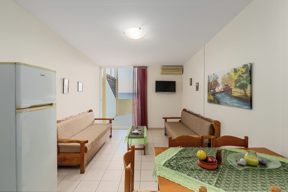 Sunrise Hotel and Apartments Rodakino 53/73