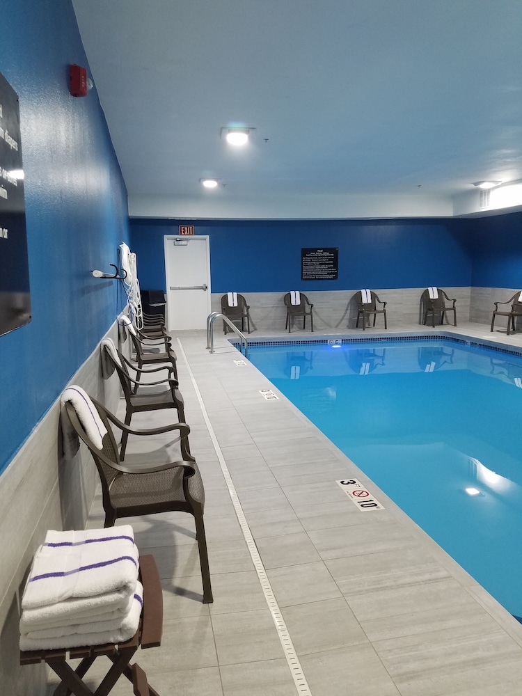 Hampton Inn Kansas City/Blue Springs 26/36