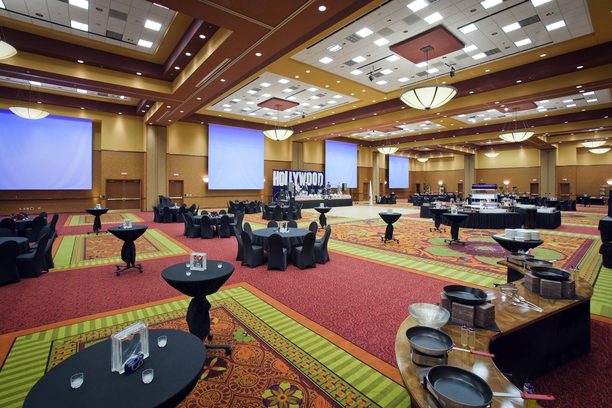 Embassy Suites By Hilton E Peoria Riverfront Conf Center 56/60