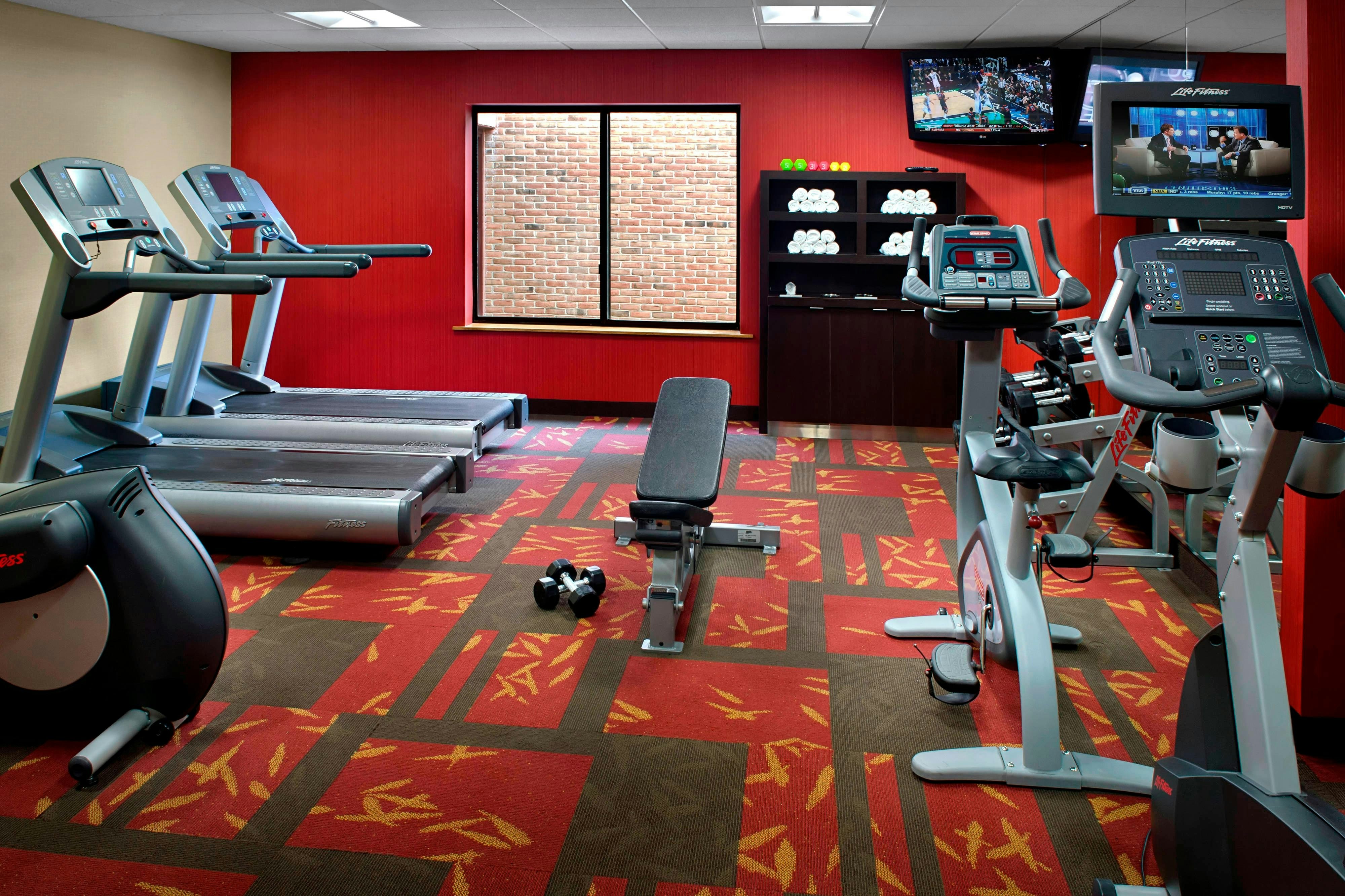 Courtyard by Marriott Hartford Windsor Airport 6/9