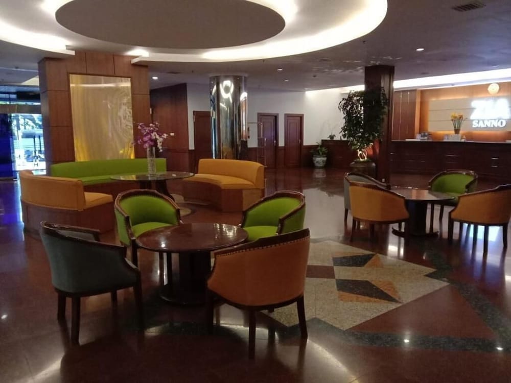 GiiA Sanno Pluit Jakarta 19/22