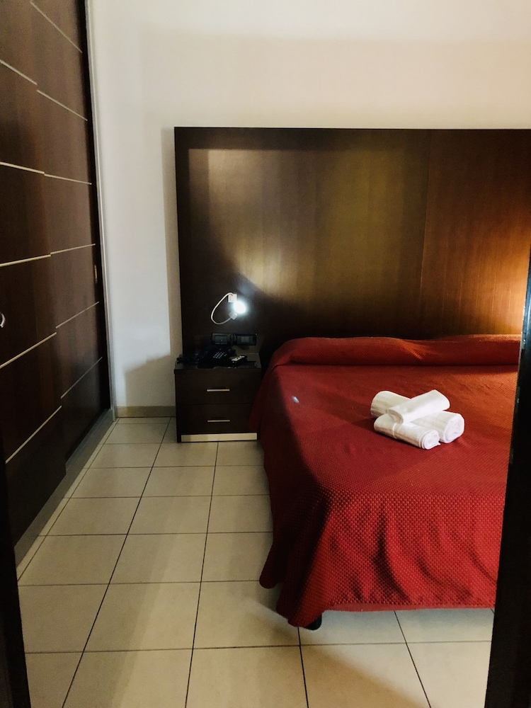 1 BEDROOM, EXECUTIVE, APARTMENT, PARTIAL SEA VIEW