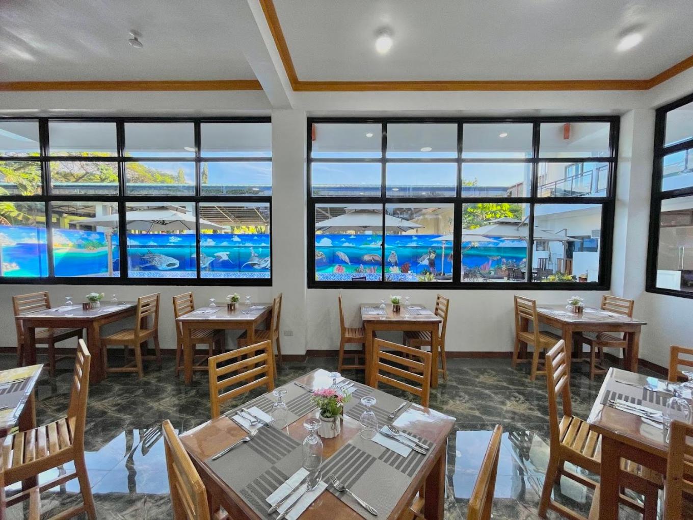Ocean Star Hotel Coron 34/50
