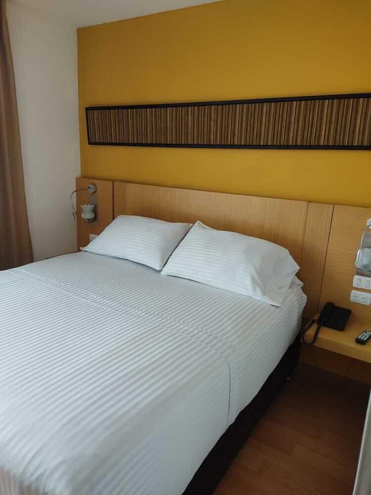 HOTEL DORADO FERIAL 8/23