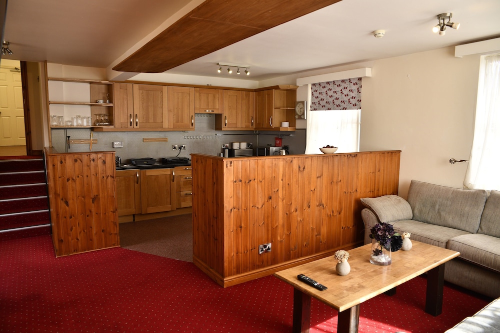 The Knighton Hotel by Payman Club 6/50