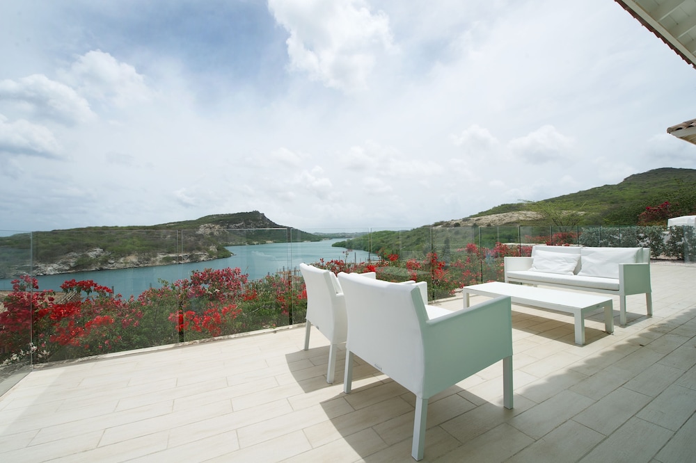Piscadera Harbour Village 8/50