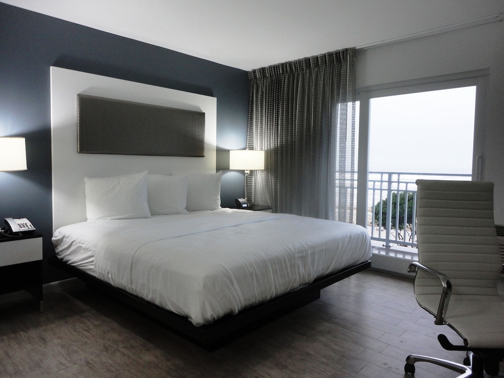 Lotus Boutique Inn Suites 24/57