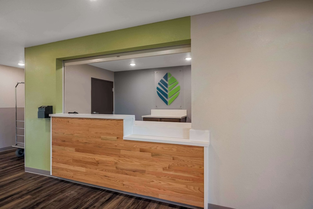 Woodspring Suites Milwaukee - Menomonee Falls 5/27
