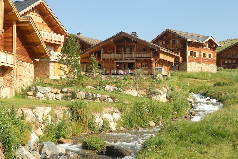 LES CHALETS DE L ALTIPORT 39/50
