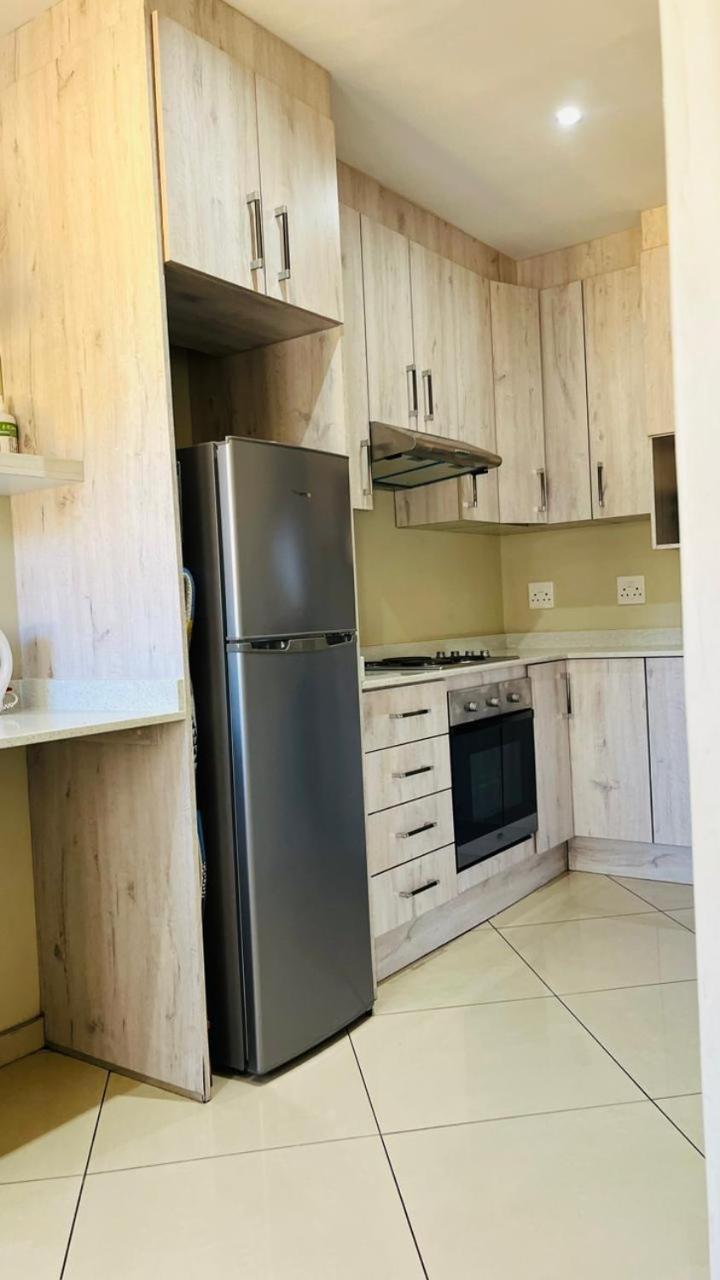 Langelihle Accommodation in Margate 6/37