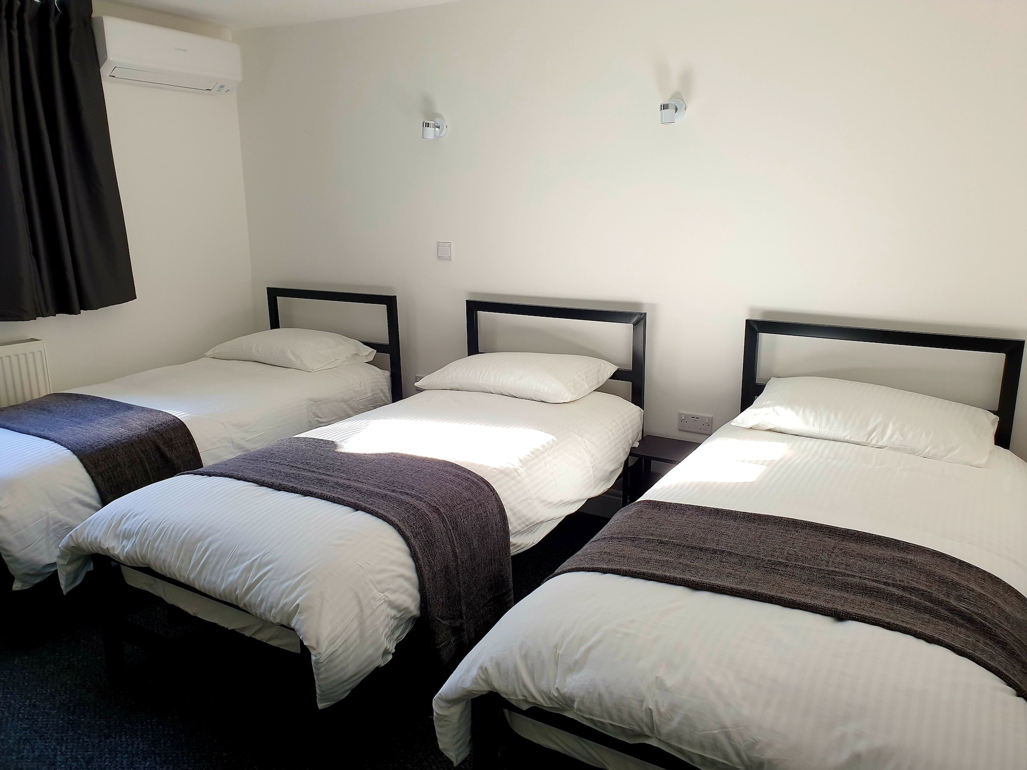 ROOM, TRIPLE