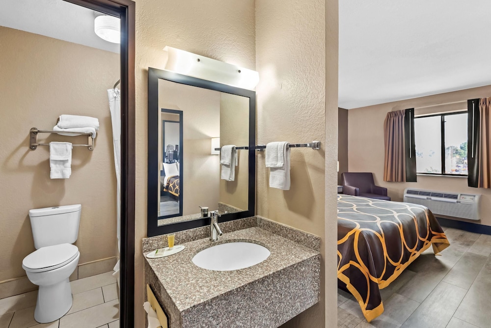 غرفة بسرير كينج، Super 8 By Wyndham Terre Haute 6/10