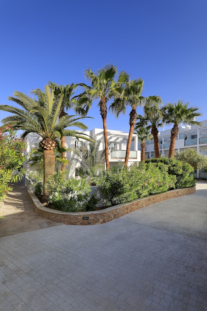 Blanco Hotel Formentera 48/53