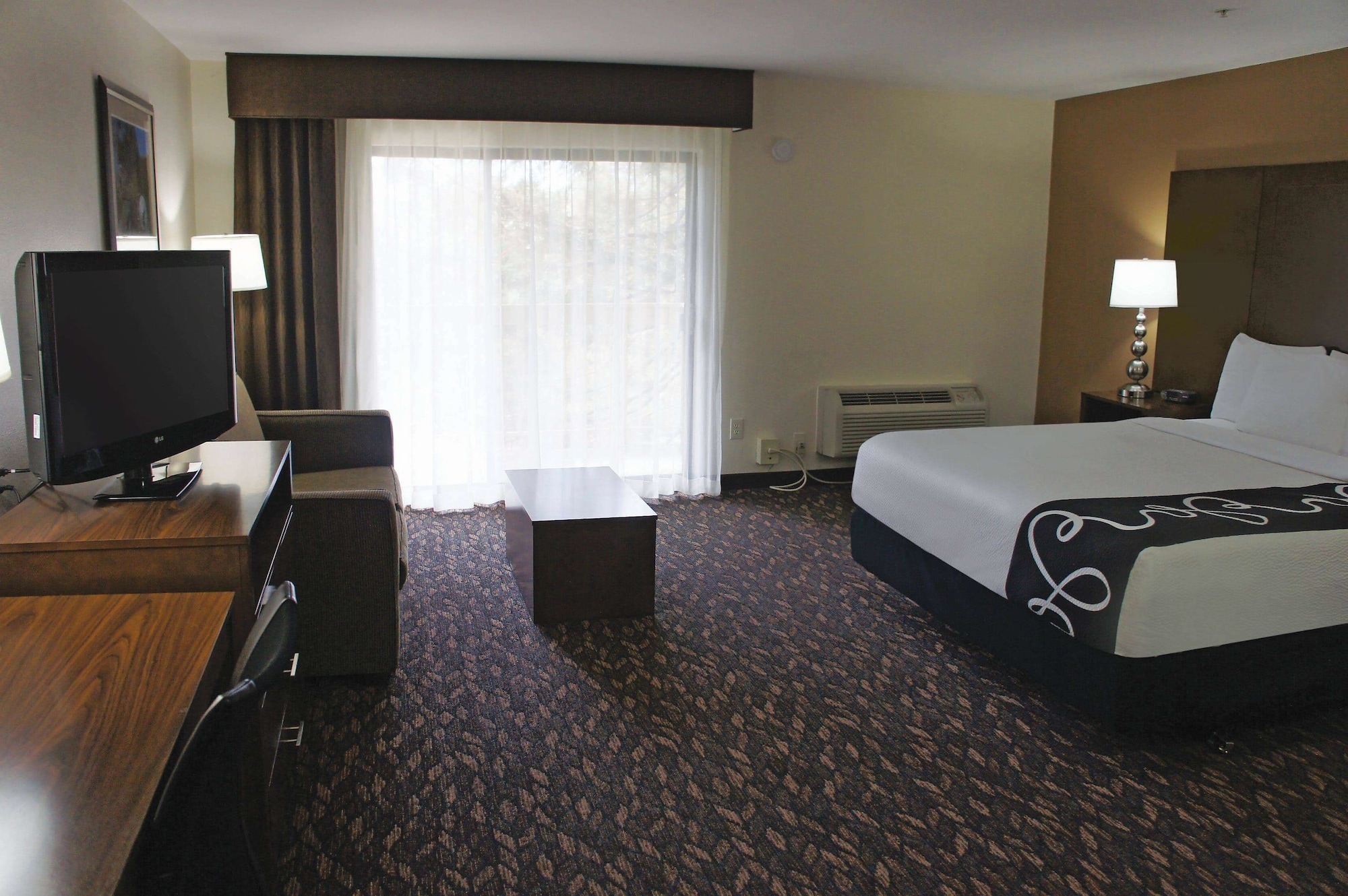 غرفة بسرير كينج، La Quinta Inn & Suites by Wyndham Oakland - Hayward 5/7
