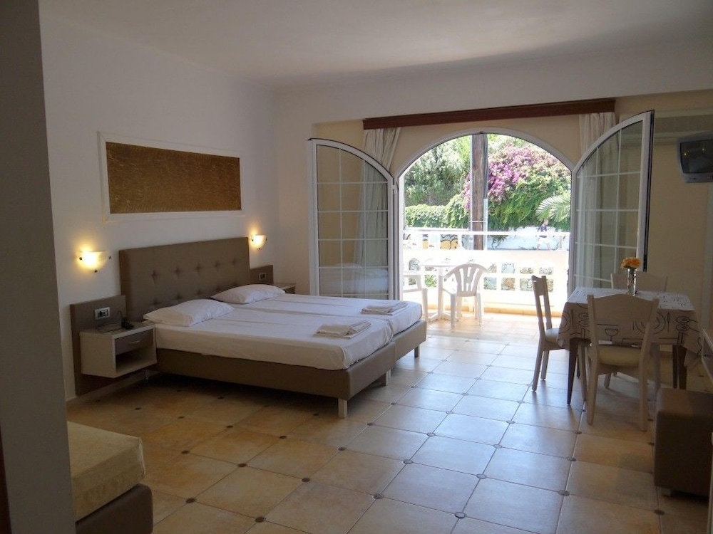 Perla Beach 19/60