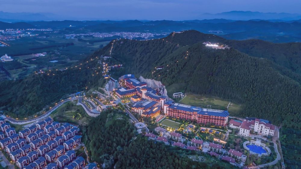 Grand Bay Hotel Beijing 61/70