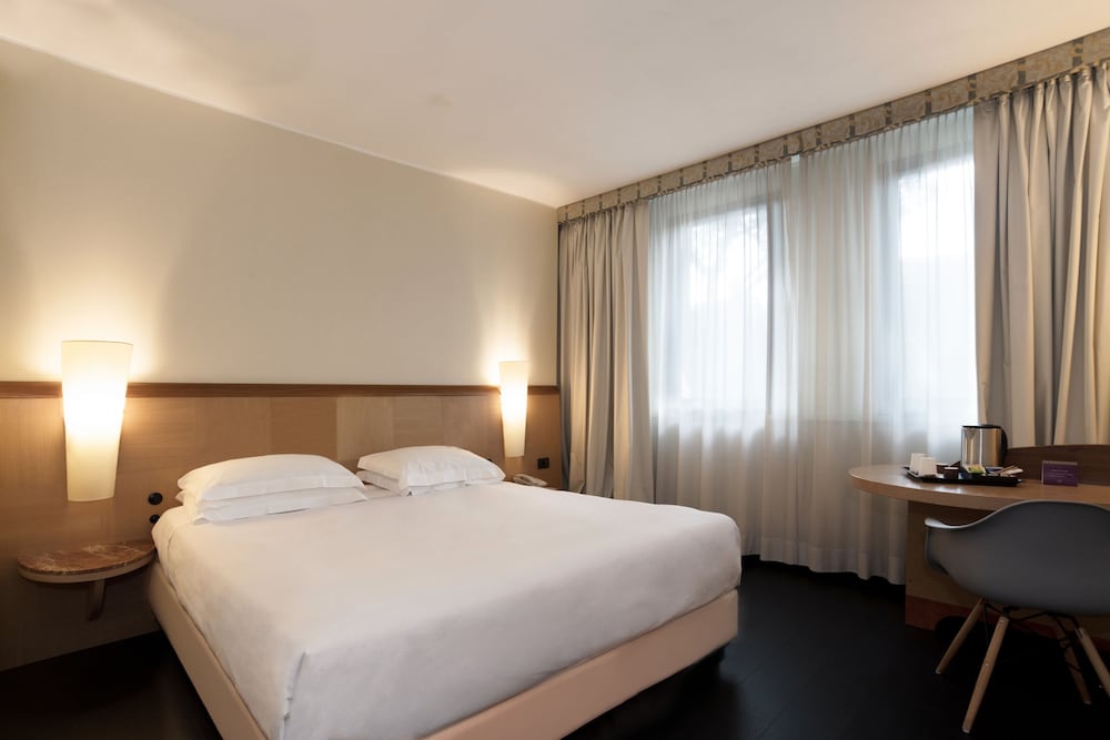 غرفة قياسية بسرير كوين، Mercure Roma West 4/7