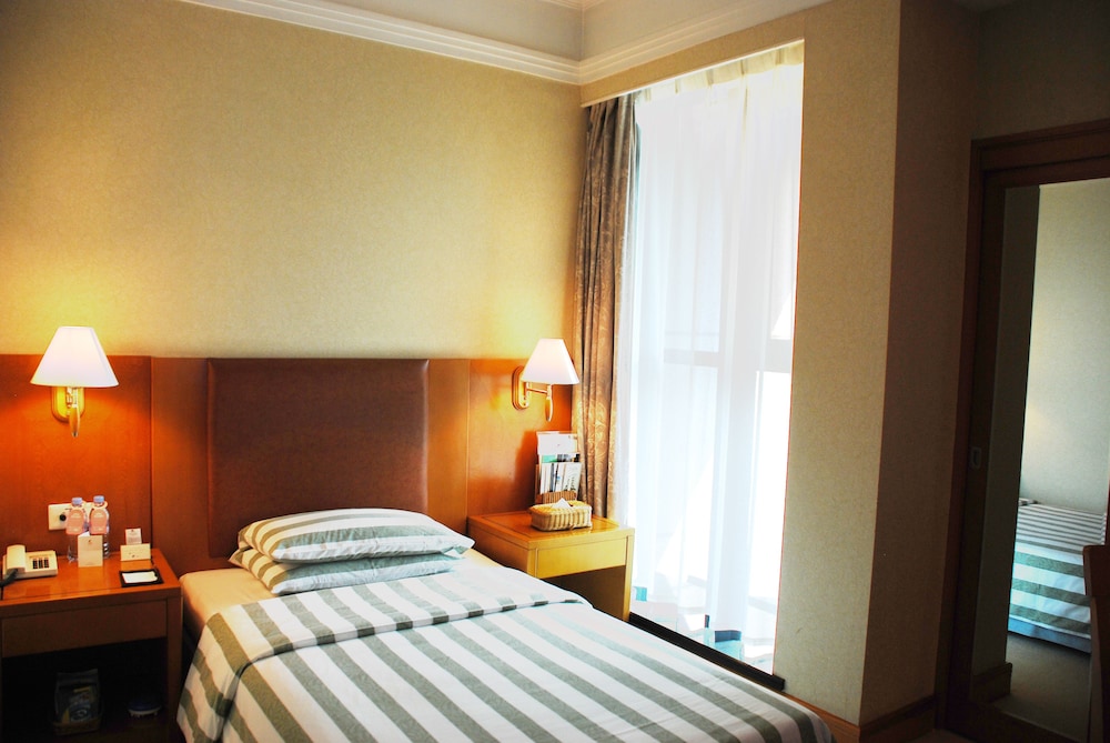Culture Plaza Hotel Zhejiang 8/25