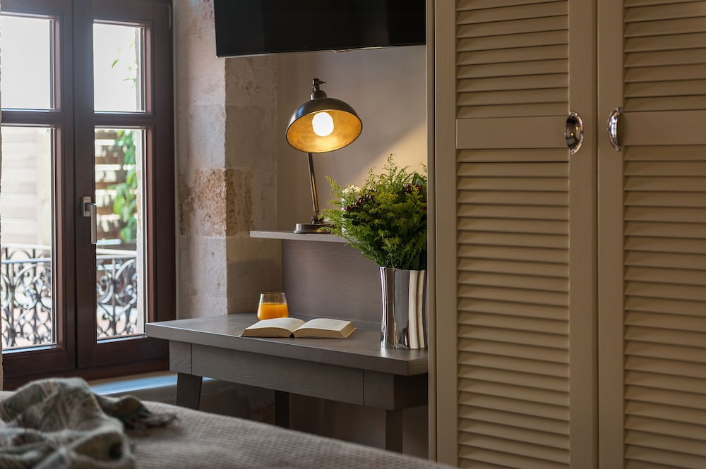 Serenissima Boutique Hotel 7/71