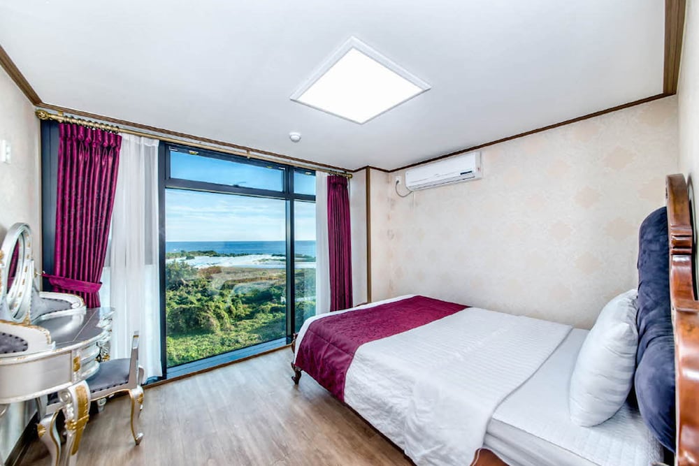 2 BEDROOMS, ROYAL, SUITE, OCEAN VIEW, 2 BATHROOMS