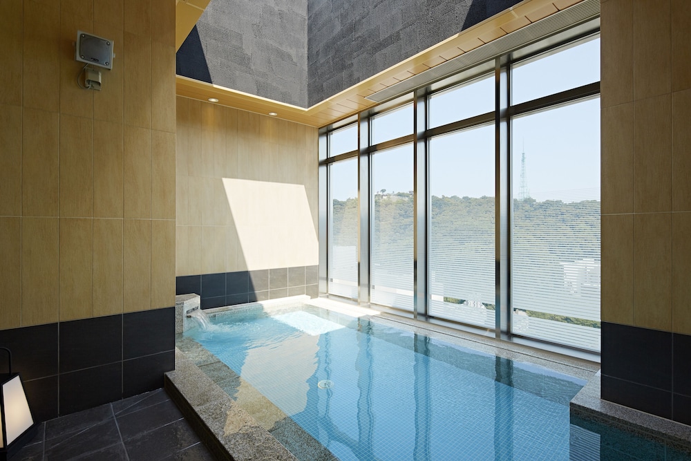 Candeo Hotels Matsuyama Okaido 30/50
