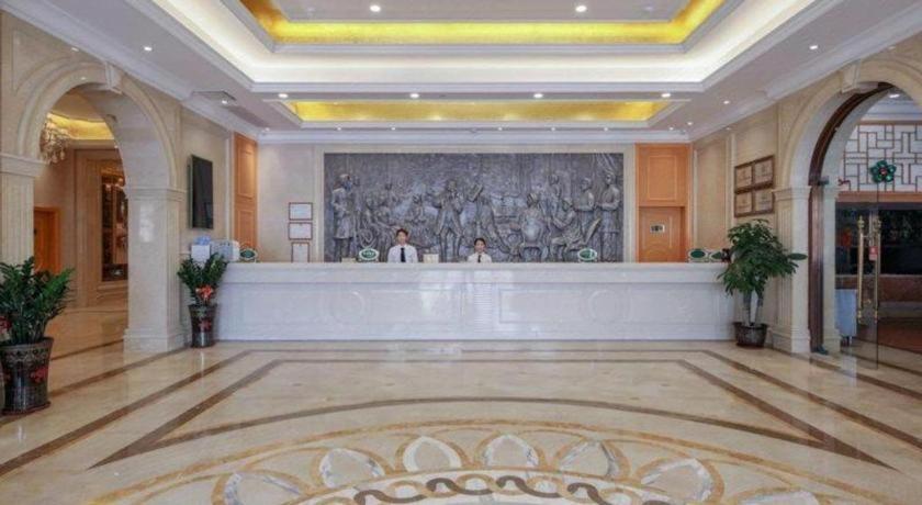 Vienna Hotel (Huizhou Qiuchang Yingbin Road) 7/57
