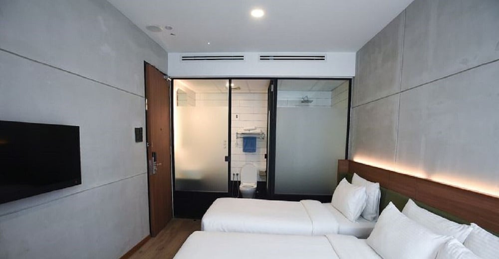 DELUXE, EXECUTIVE