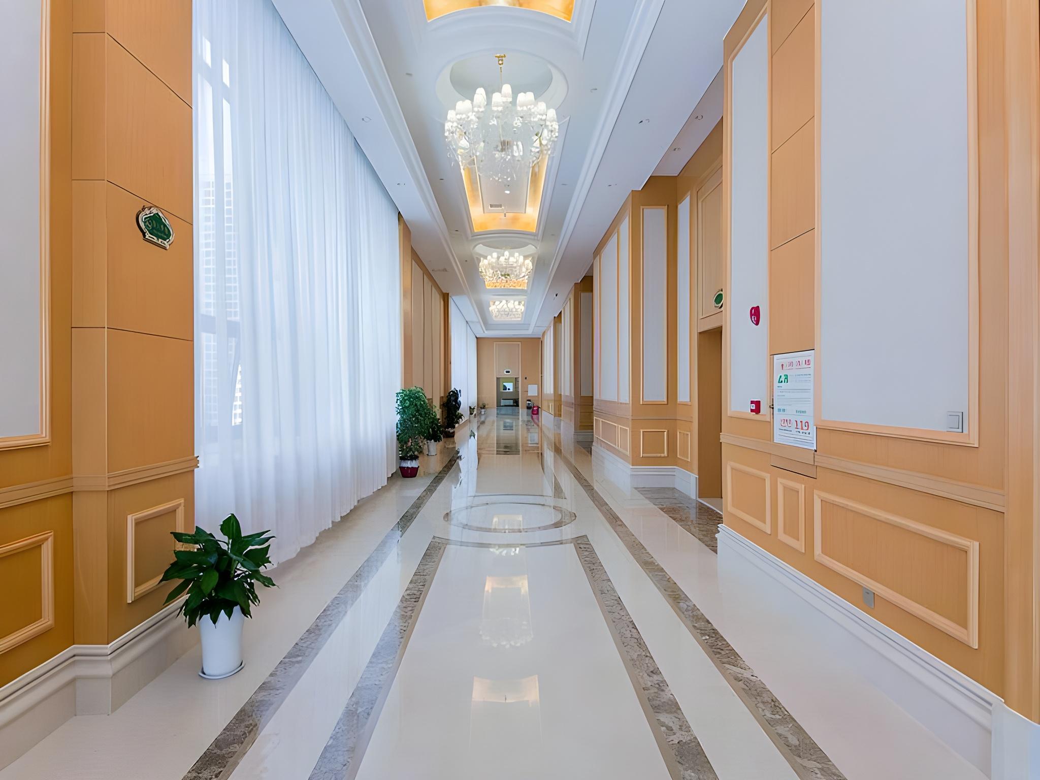 Vienna International Hotel (Huanggang Dongmen Road) 11/37