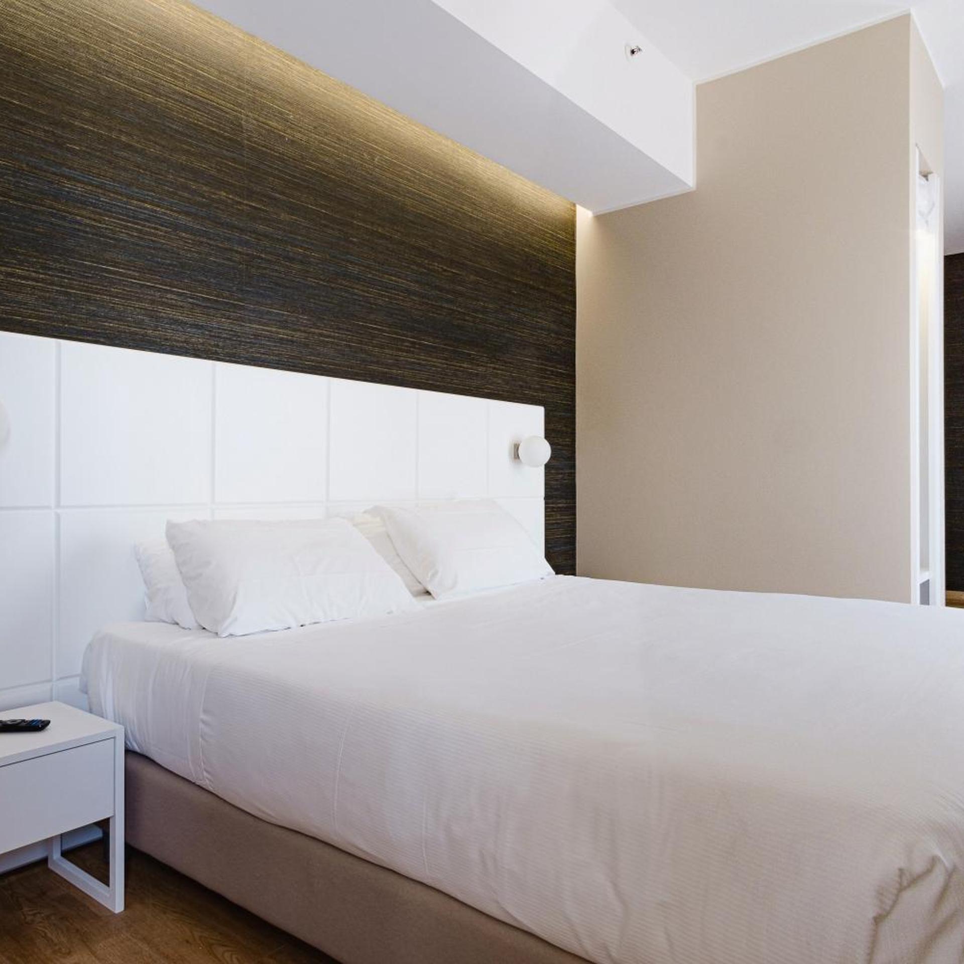 جناح جونيور، Boston Hotel Bari 2/10