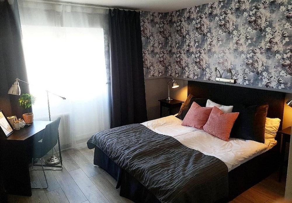 Strand Hotell 8/33