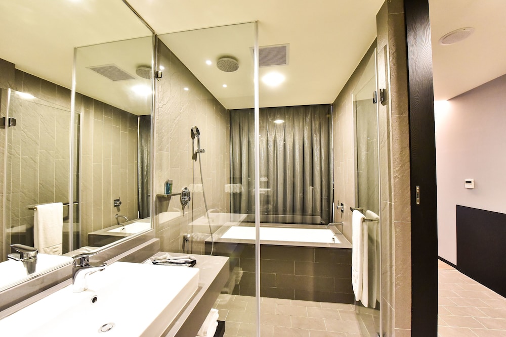 Fx Hotel Tainan Minsheng Road Branch 69/72
