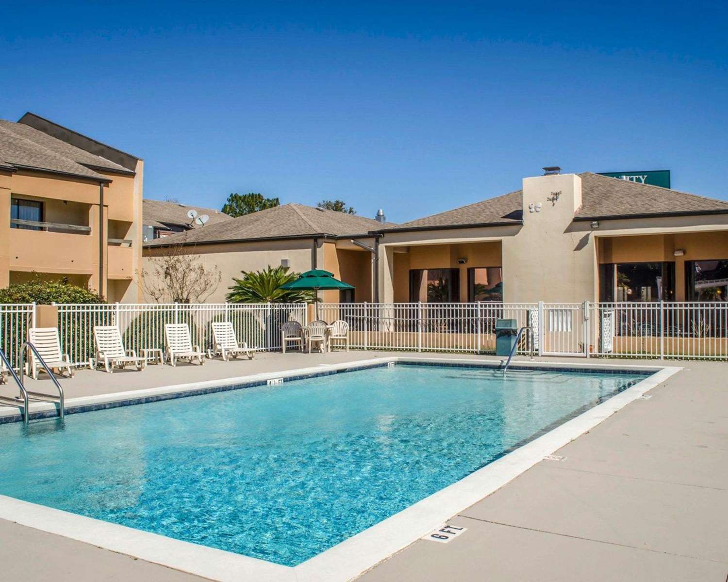 Quality Inn and Suites Pensacola Bayview 6/49