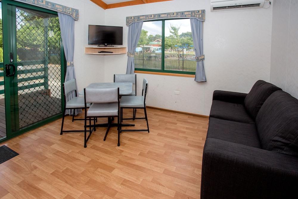 EUREKA STOCKADE HOLIDAY PARK 46/80