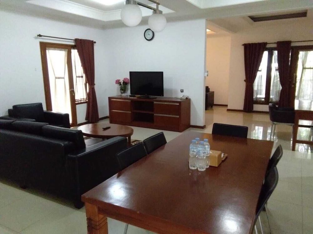 KULDESAK VILLAS BANDUNG 54/74