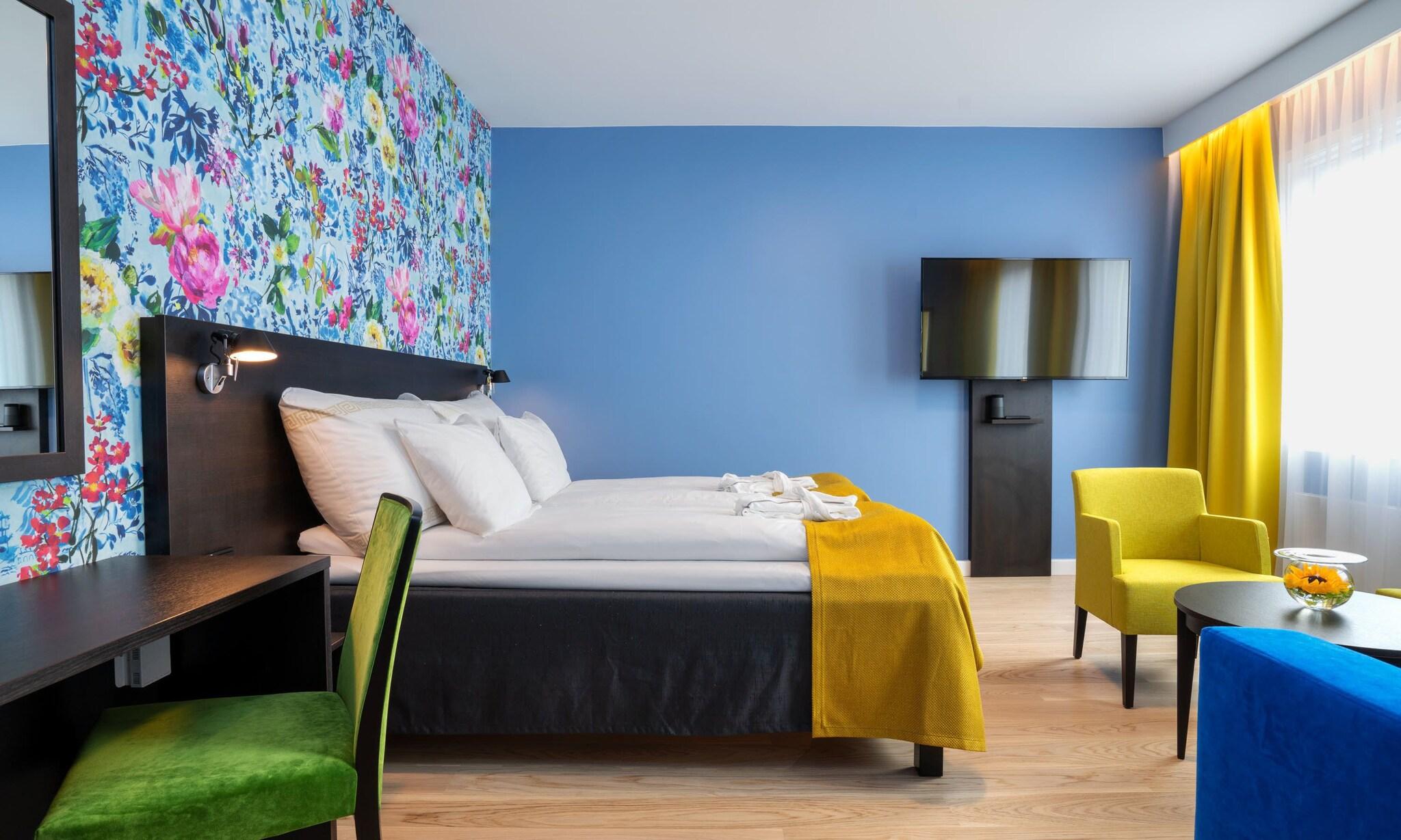 Room, Queen Bed