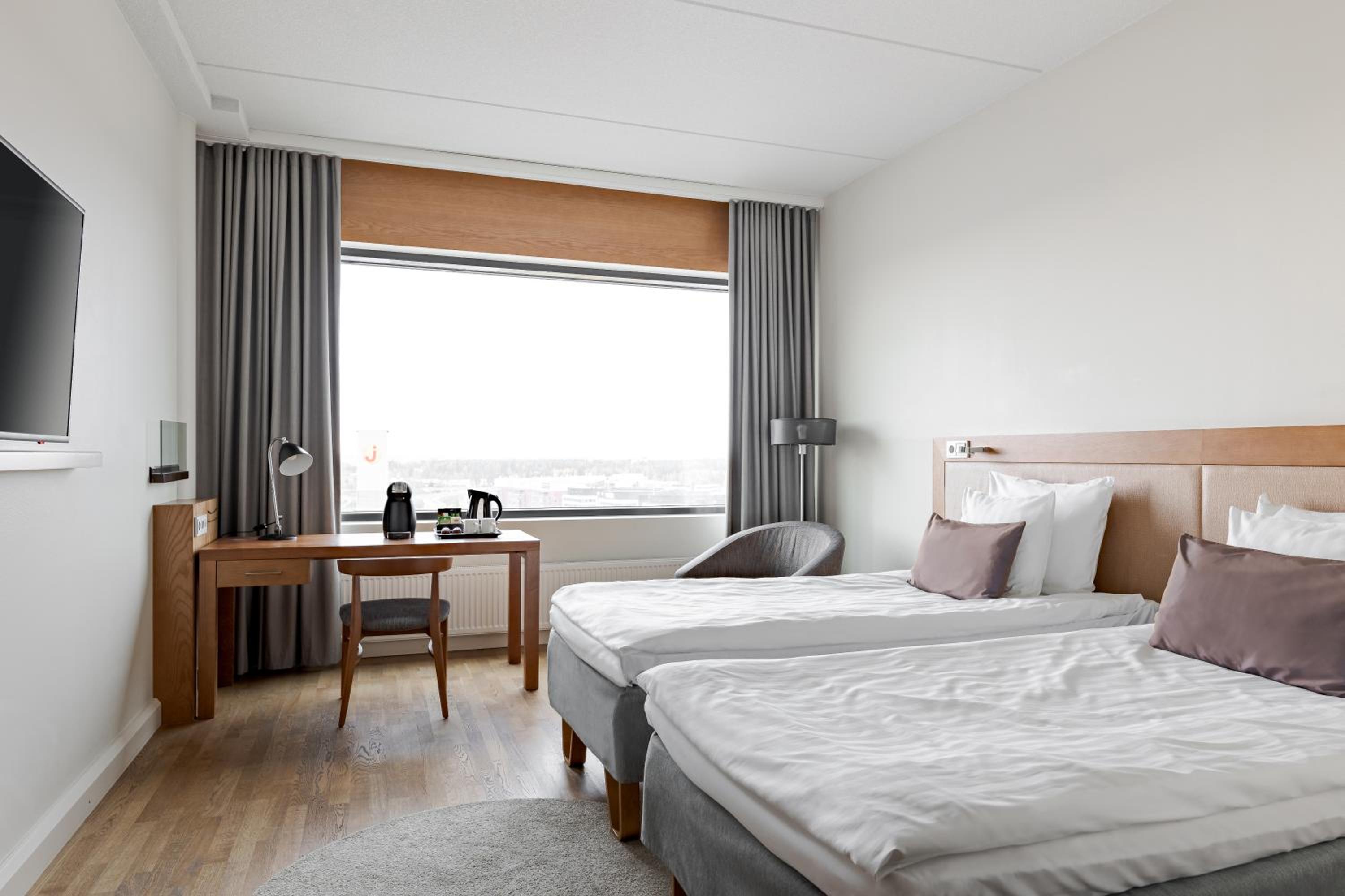 Tower, Superior, Twin Beds
