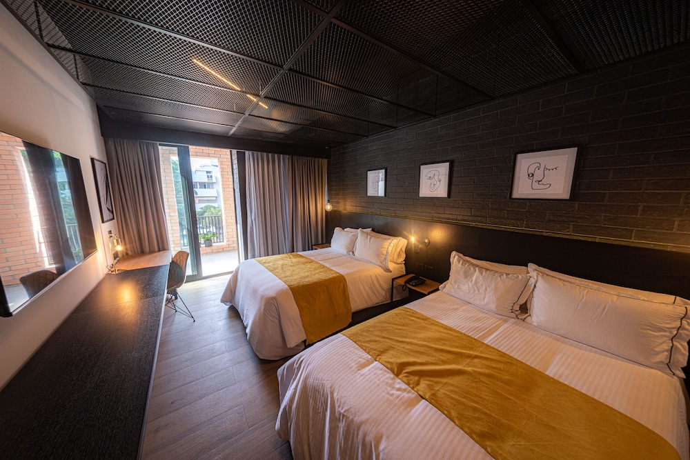 Fulton Business Luxury Hotel 9/49